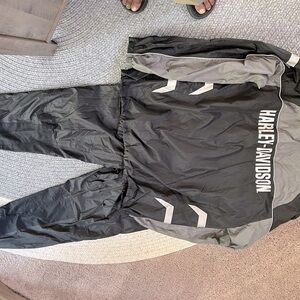 Harley Davidson men Full Speed Reflective Rainsuit. Size XL worn excellent shape